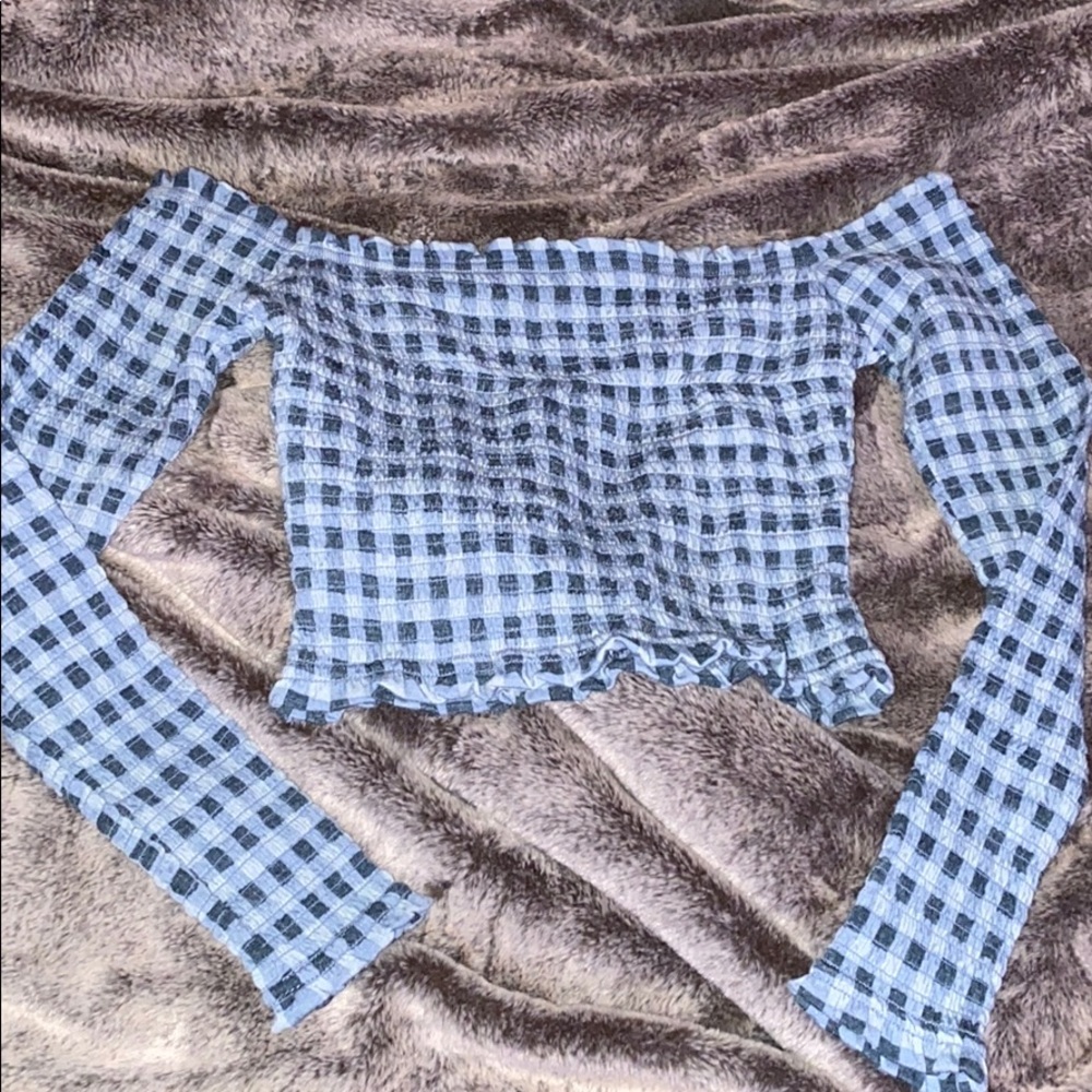 Off the shoulder long sleeve